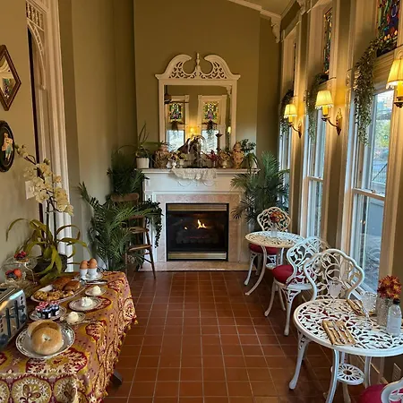 The Stegmaier Mansion Guest House-3